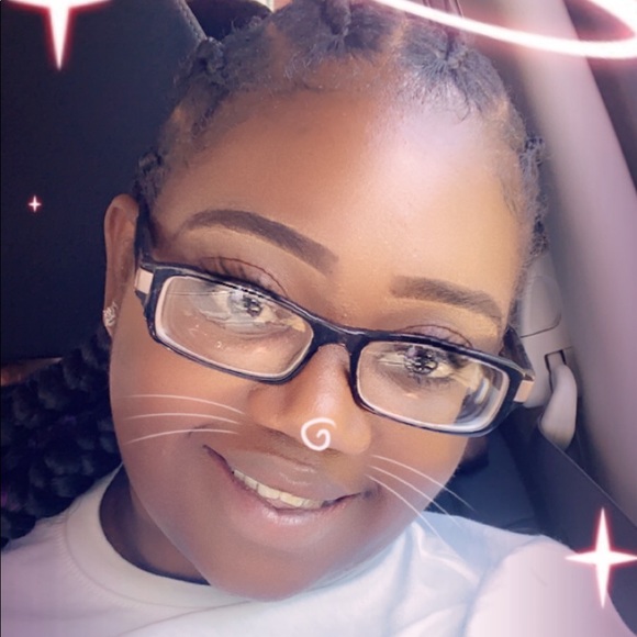 Meet your Posher, Amanda - Picture 1 of 1